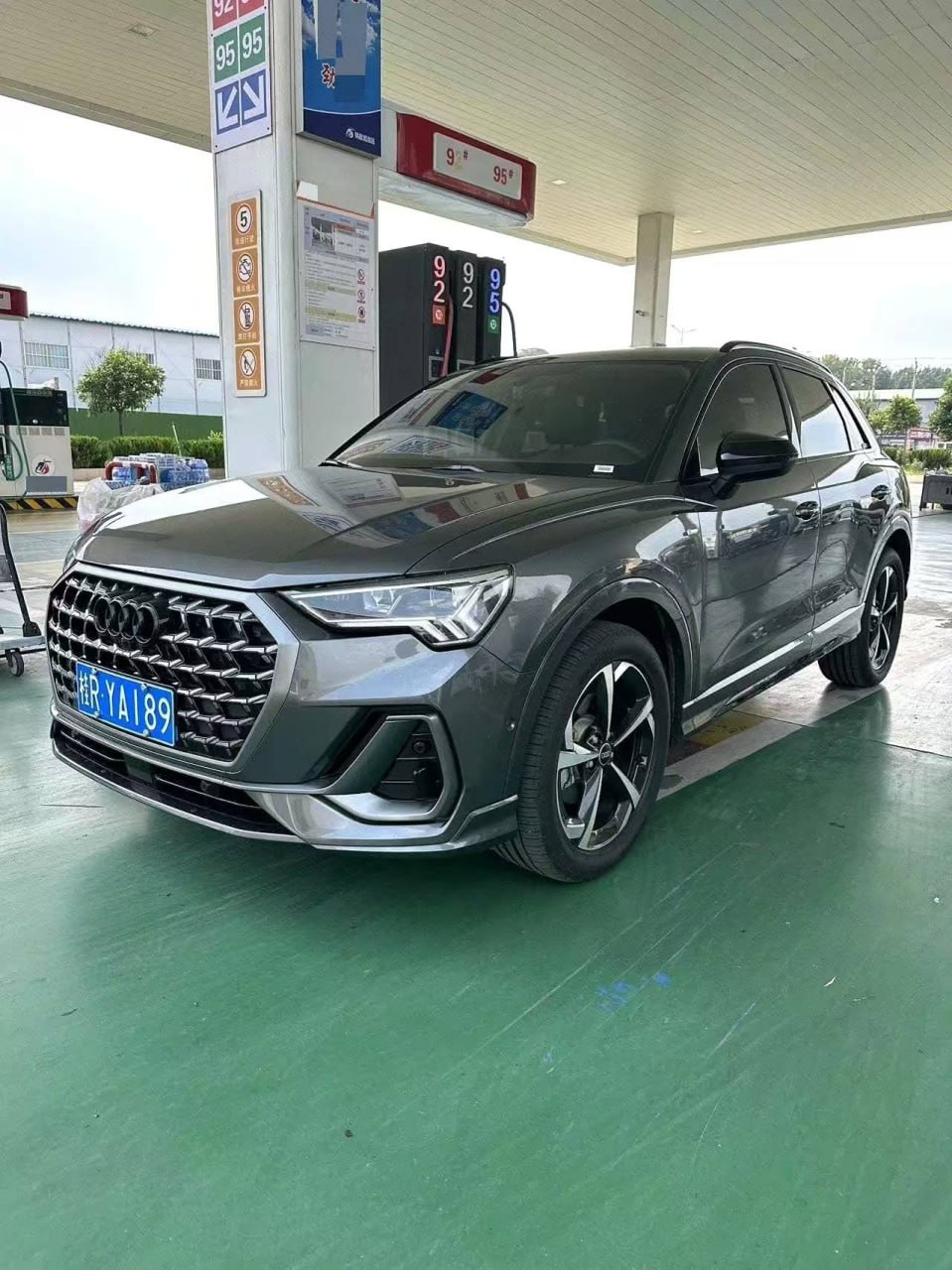 Audi Q3 — фото автомобиля