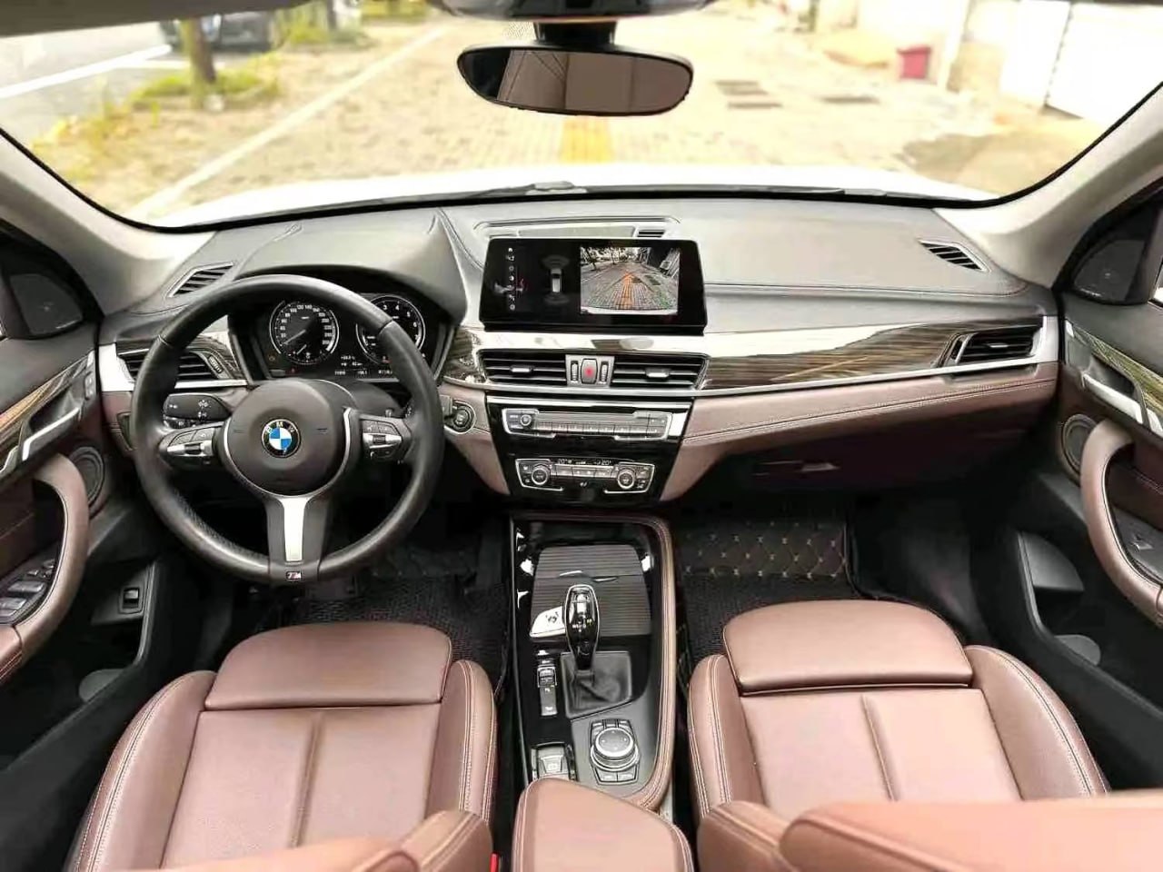BMW X1 — Панель приборов и центральная консоль