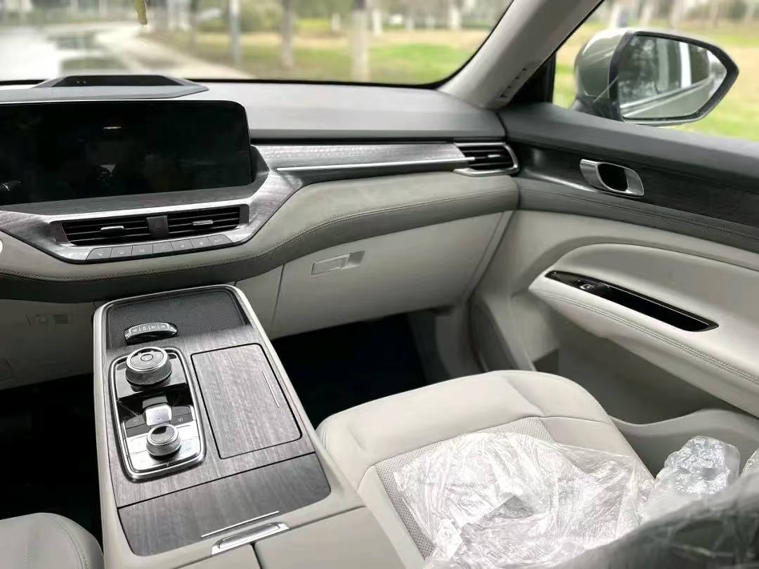 Ford Equator — Панель приборов и центральная консоль