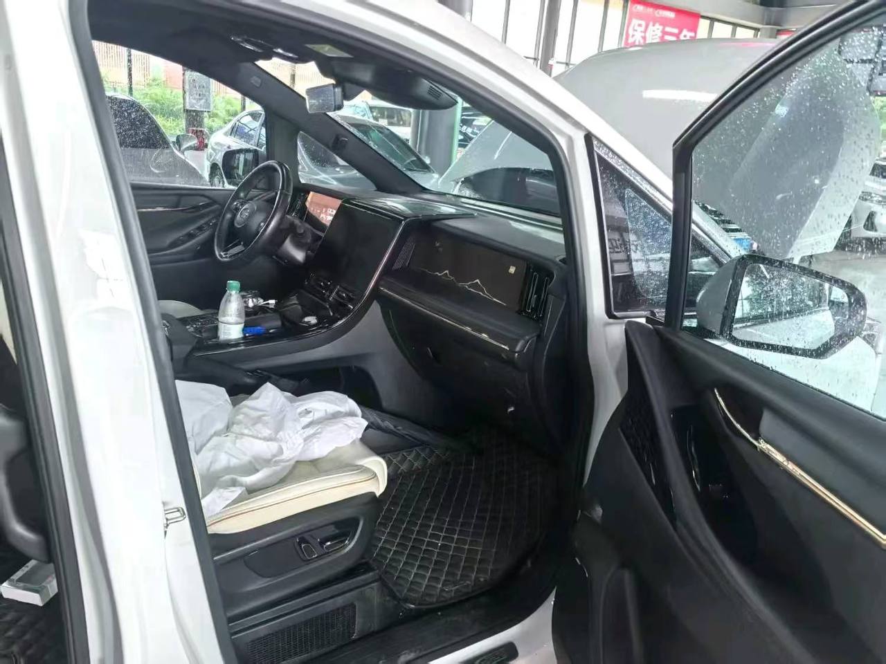 GAC Trumpchi M8 — Переднее пассажирское место