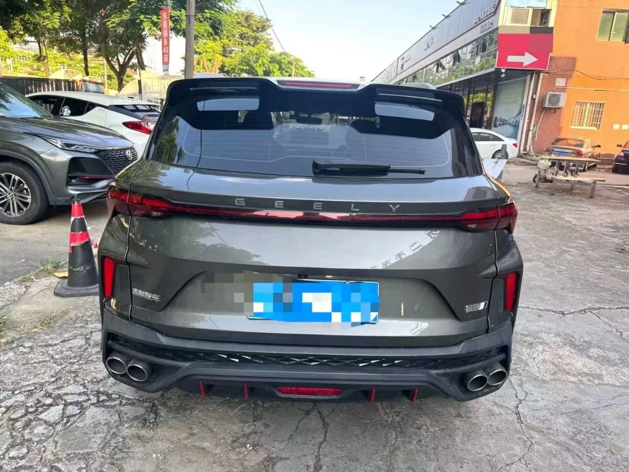 Geely Binyue COOL — Вид сзади