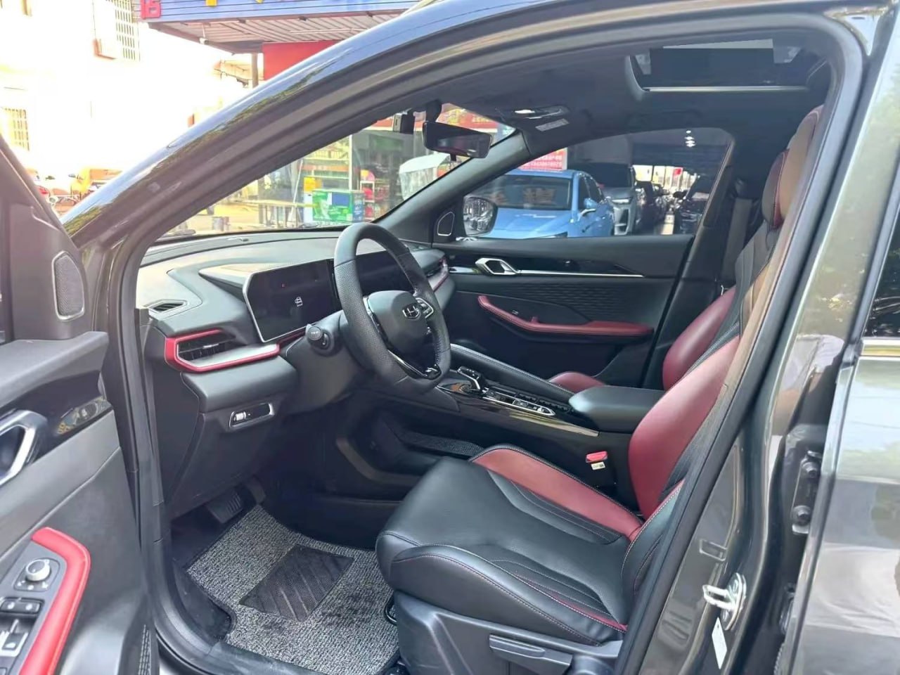 Geely Binyue COOL — Водительское место