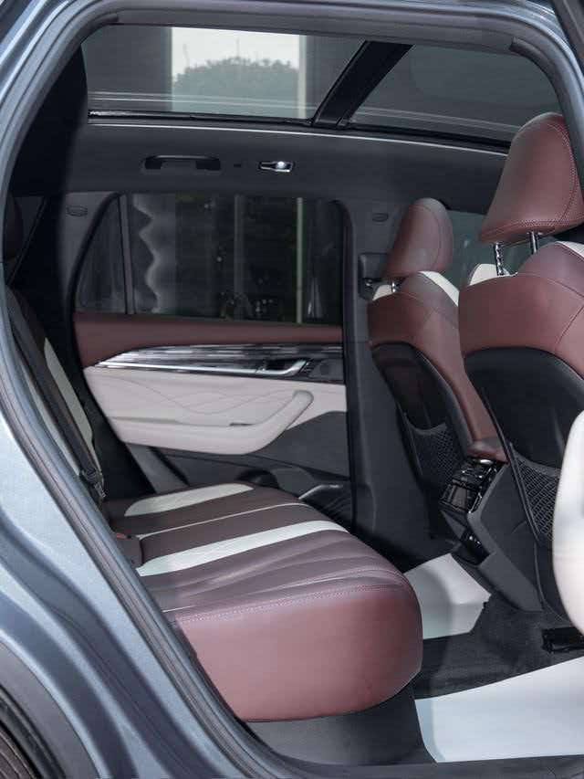 Geely Monjaro — Задние сиденья