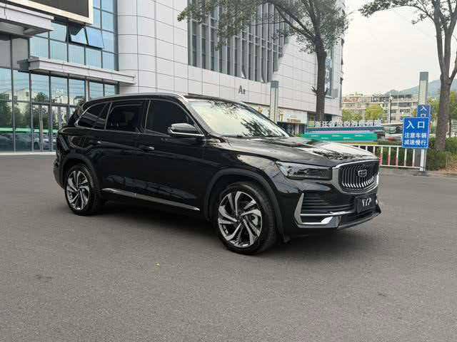 Geely Monjaro — Вид справа
