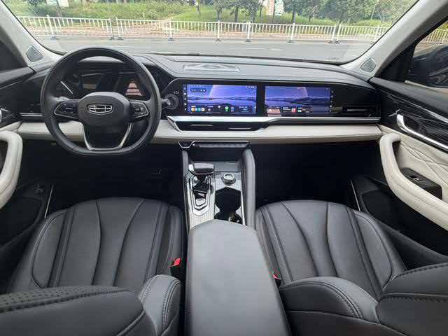 Geely Monjaro — Панель управления
