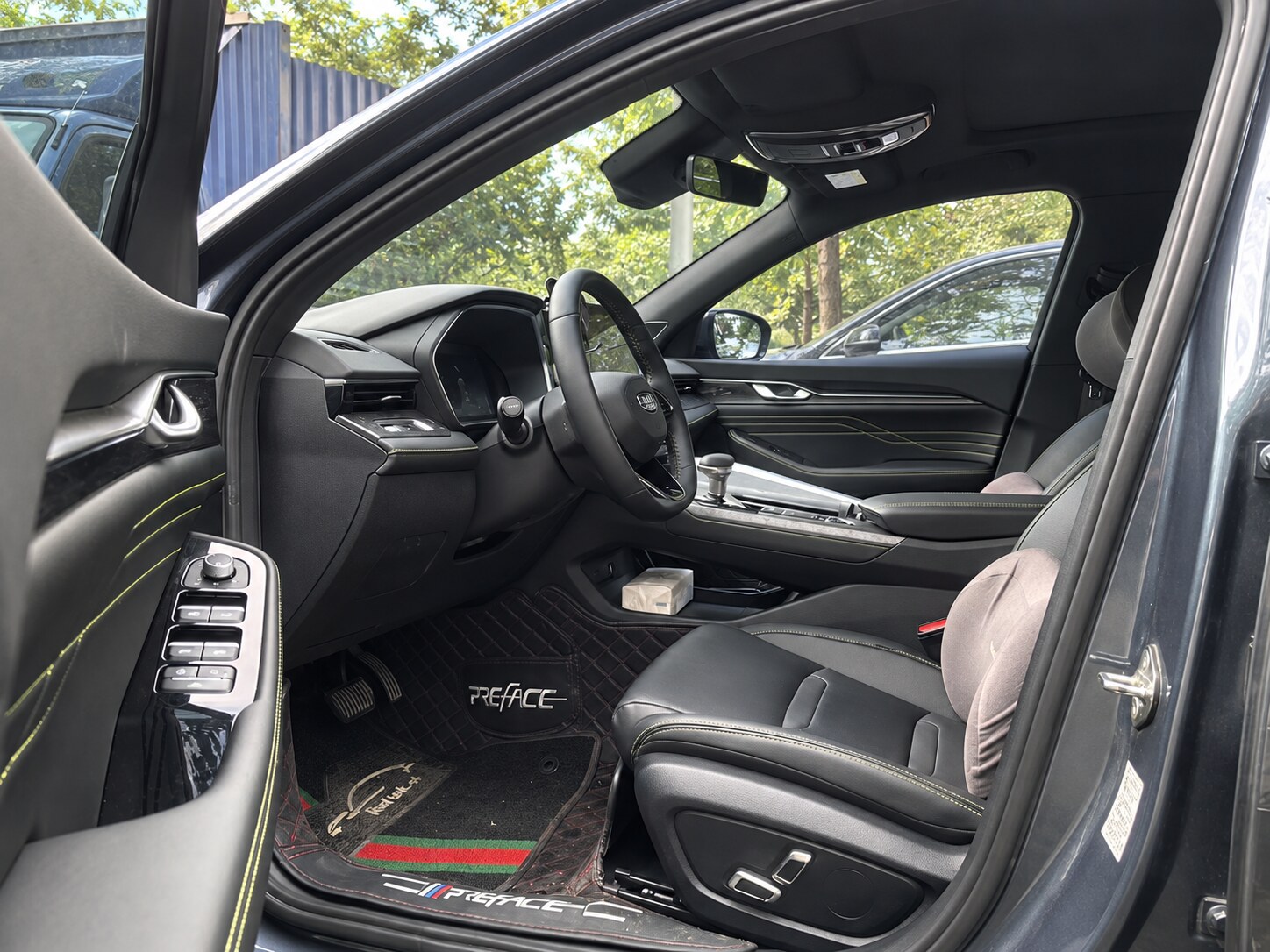 Geely Xingrui — Место водителя