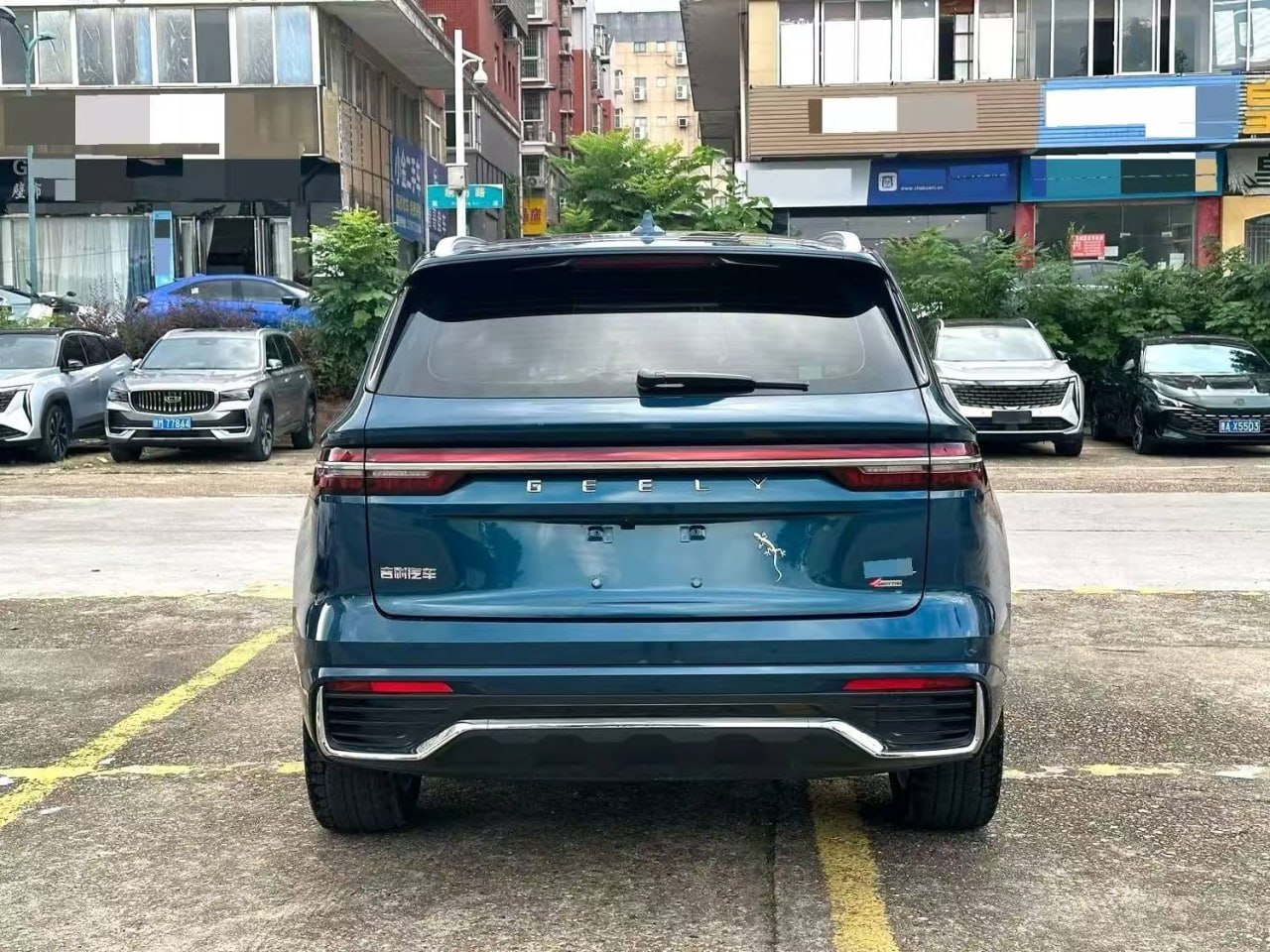 Geely Xingyue L — Вид сзади
