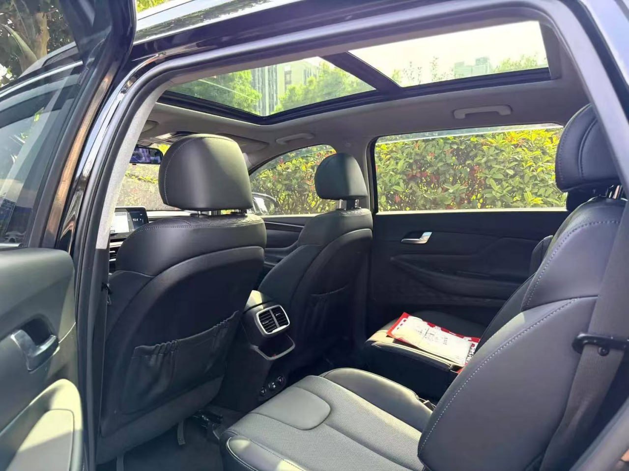 Hyundai Santa Fe — Второй ряд и панорамная крыша