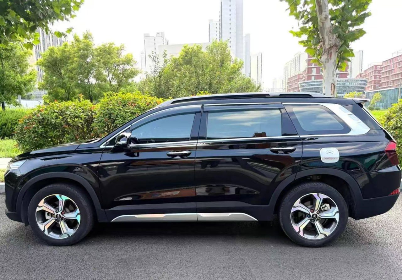 Hyundai Santa Fe — Вид сбоку