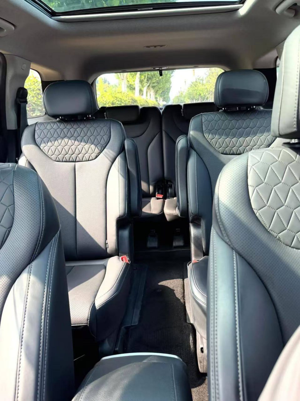 Hyundai Santa Fe — Задние ряды сидений