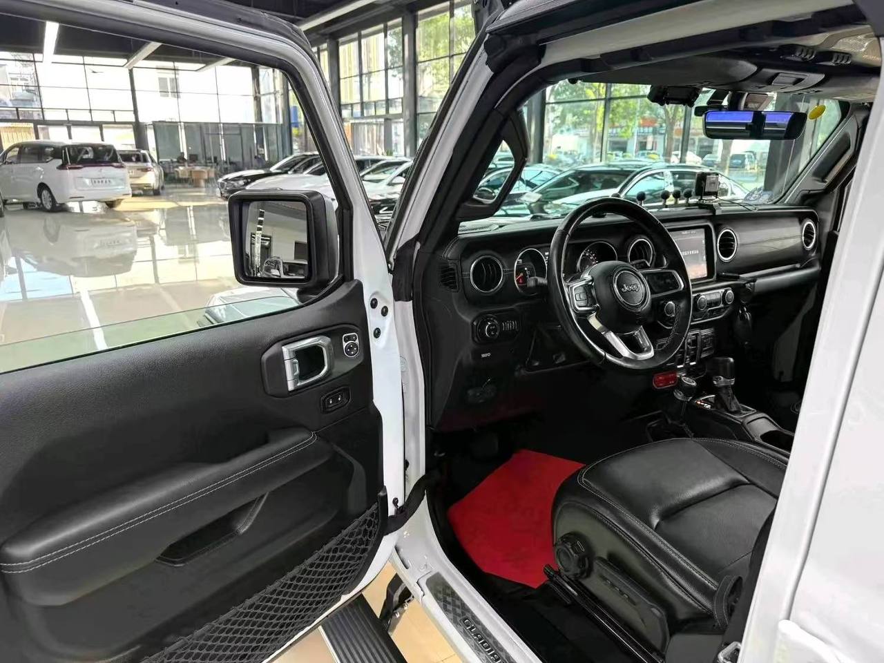 Jeep Gladiator — фото автомобиля 6