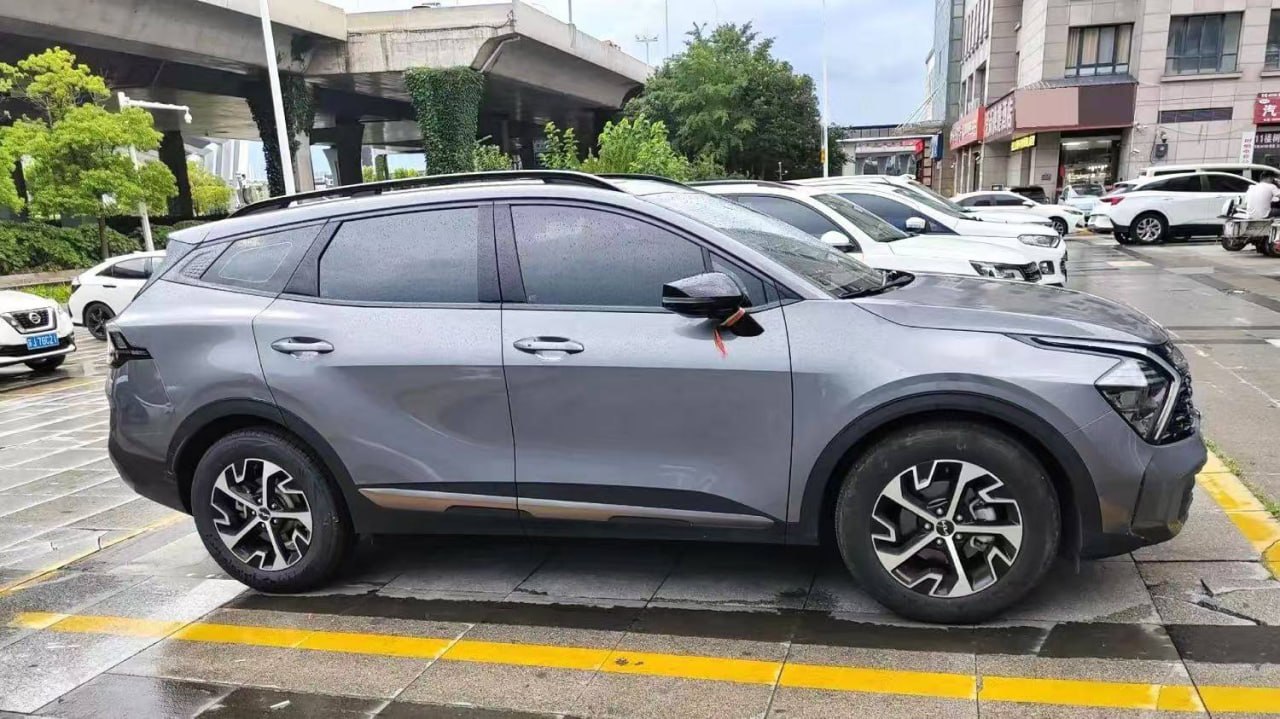 Kia Sportage — Вид справа