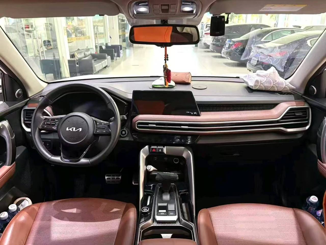 Kia Sportage Ace Brilliant — Панель управления и АКПП