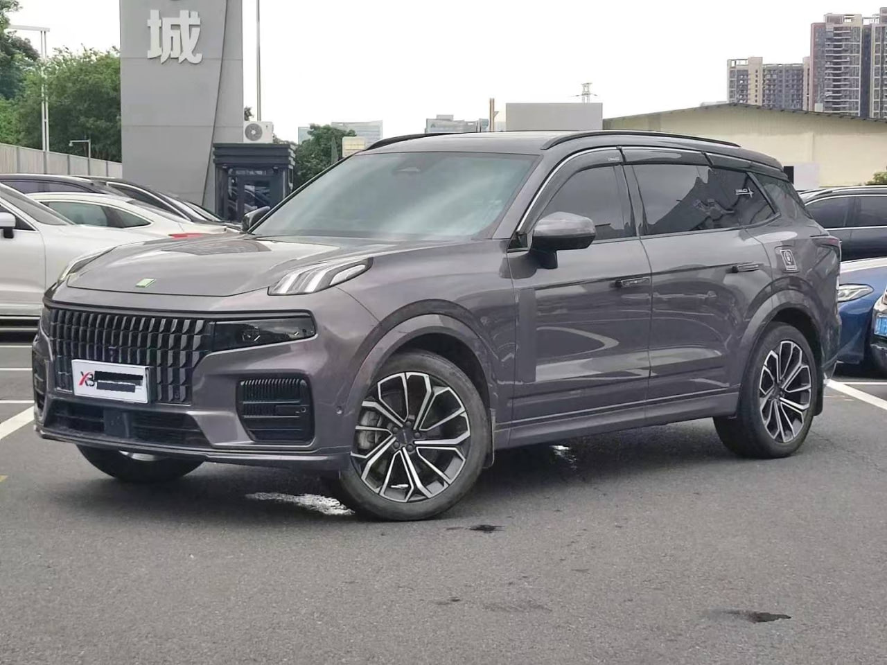 Lynk & Co 09 EM-P — фото автомобиля