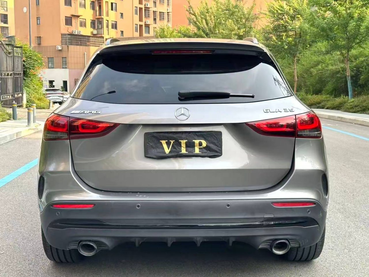 Mercedes-Benz GLA 35 AMG — Вид сзади