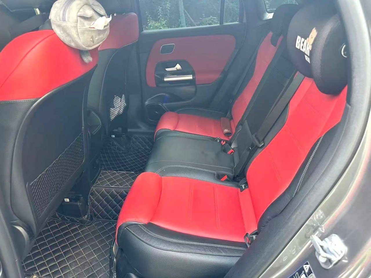 Mercedes-Benz GLA 35 AMG — Задний ряд сидений