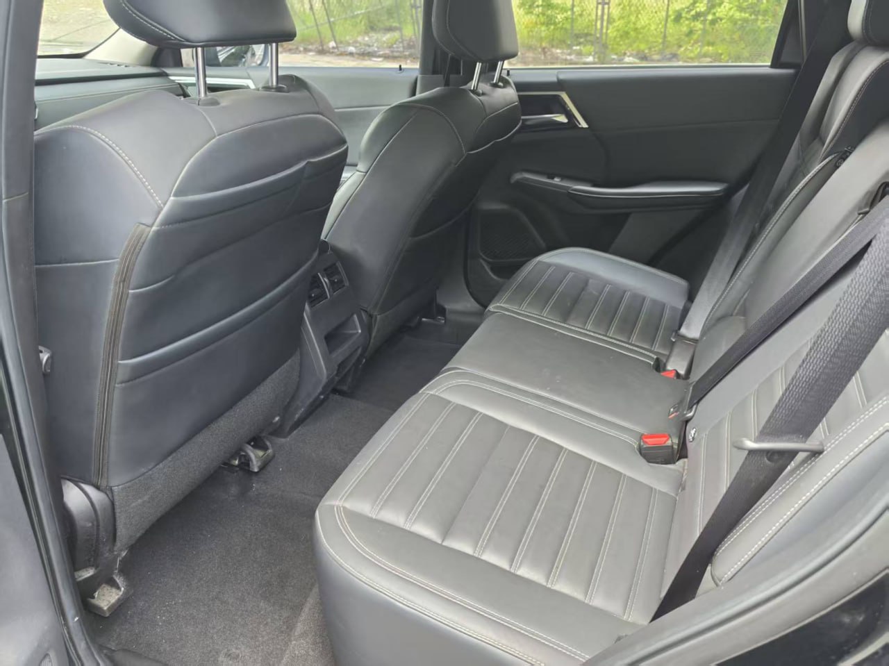 Mitsubishi Outlander — Задний ряд сидений