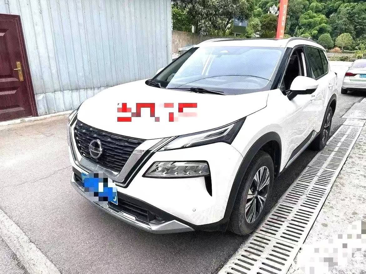 Nissan X-Trail — фото автомобиля
