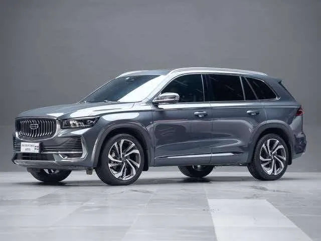 Серый Geely Monjaro 2023 — фото автомобиля