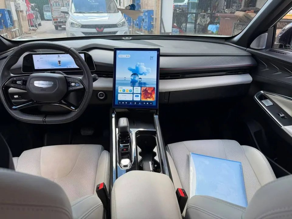 Geely Boyue Cool — Передняя панель