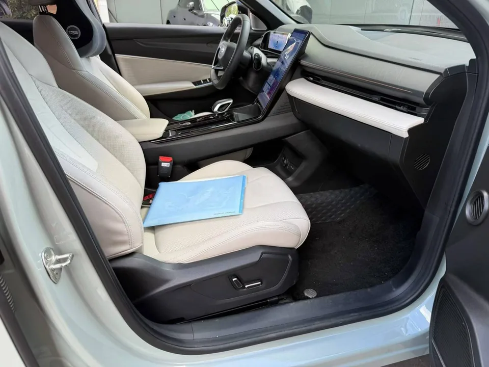 Geely Boyue Cool — Переднее пассажирское место