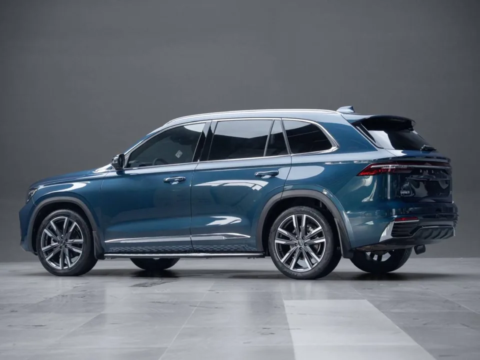 Geely Monjaro — Приборная панель и пробег