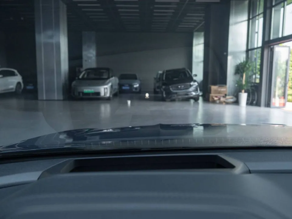 Geely Monjaro — Проекционный дисплей HUD