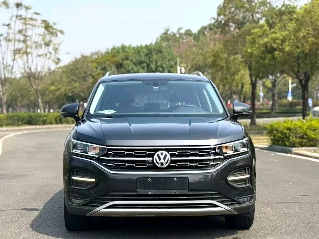 Volkswagen Tayron — Вид спереди