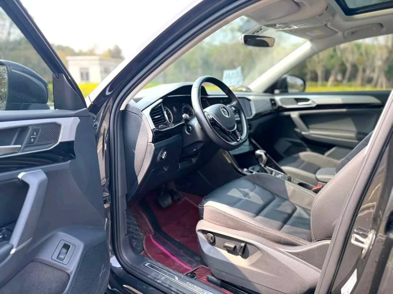 Volkswagen Tayron — Водительское место