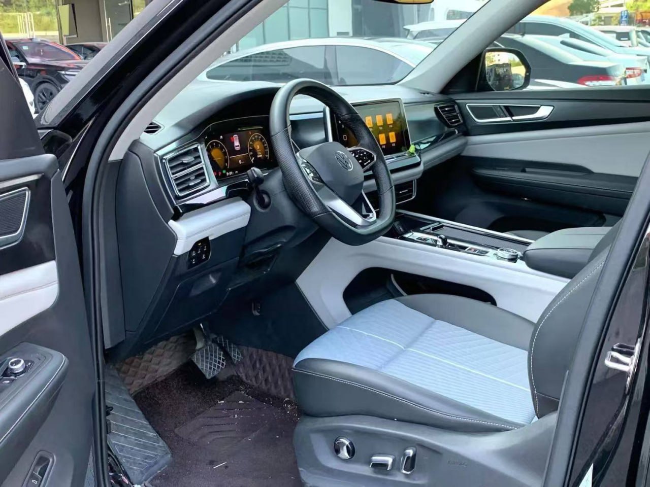 Volkswagen Teramont — Место водителя