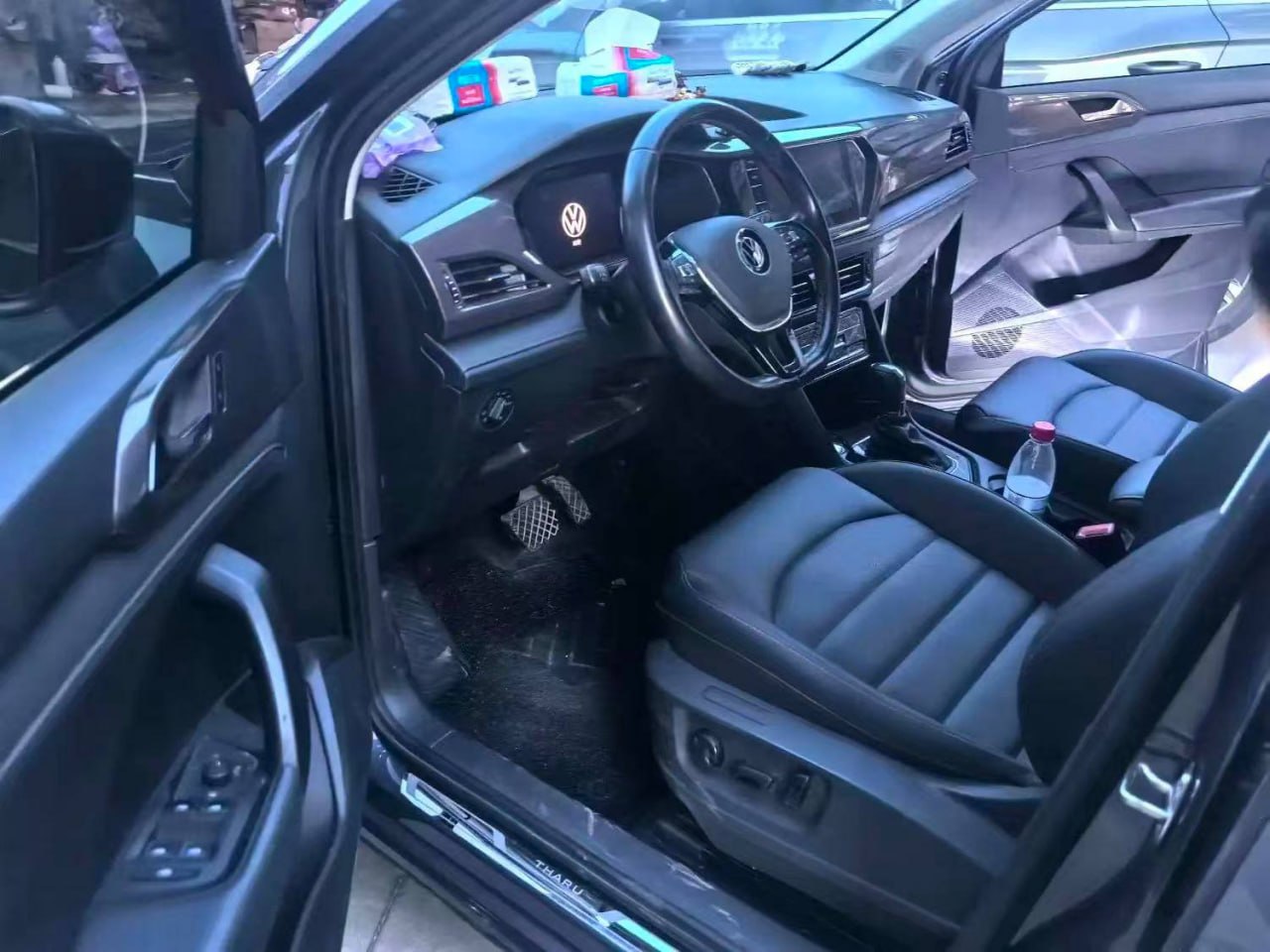 Volkswagen Tharu — Место водителя